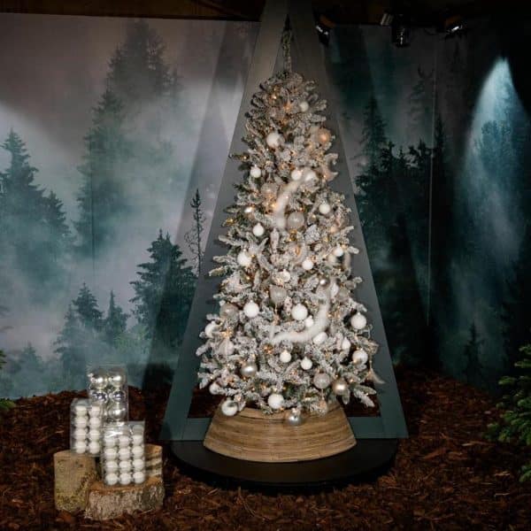 Kerstboom Excellent Trees® LED Visby 210 cm met 360 lampjes