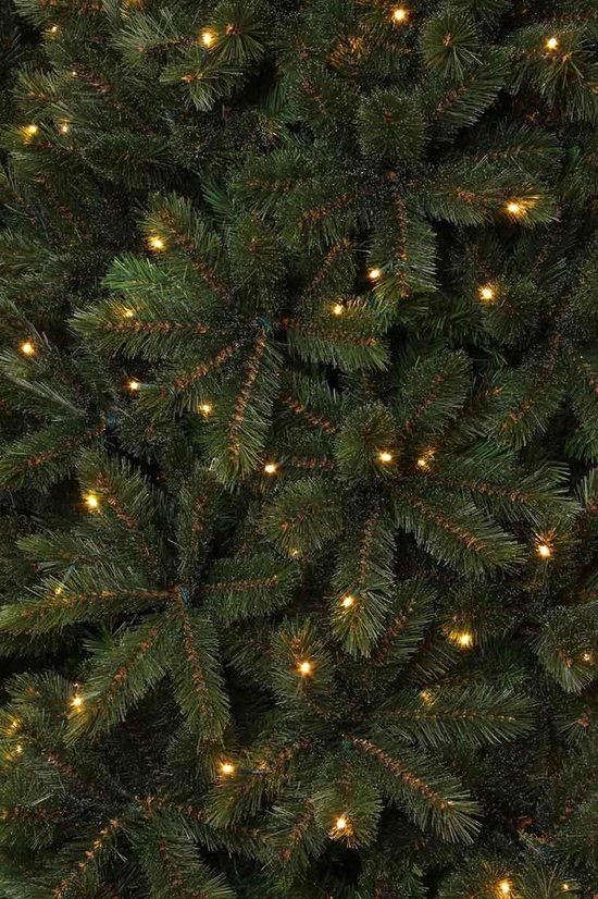 Triumph Tree kunstkerstboom met led forest frosted pine maat in cm: 215 x 140 donkergroen met 304 warmwitte led lampjes